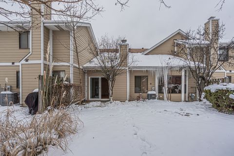 Tiny photo for 171 N Clare Court, Wood Dale, IL 60191 (MLS # 12529985)