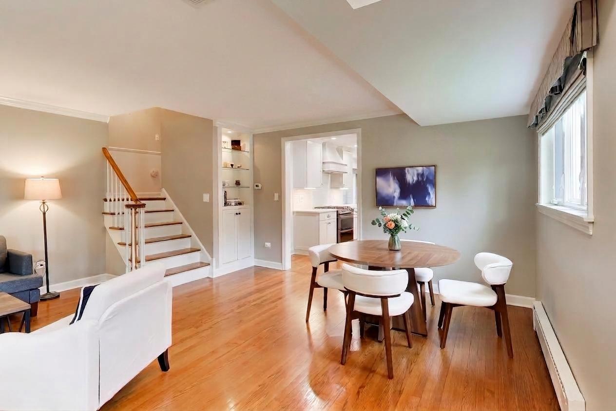 1311 E Woodford Place
