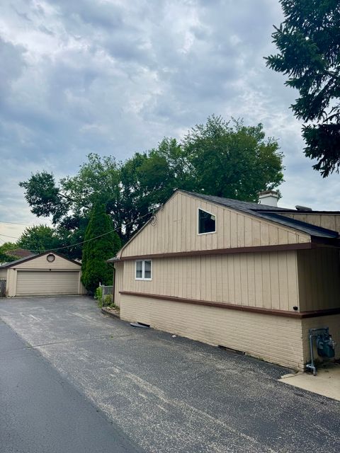 Tiny photo for 5125 W 101st Street, Oak Lawn, IL 60453 (MLS # 12503771)