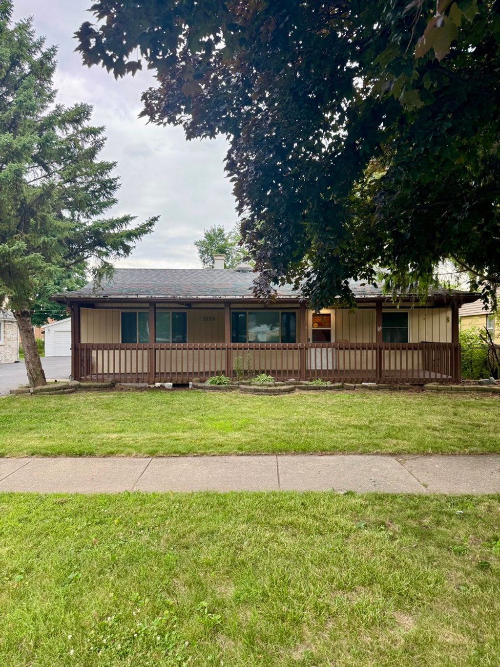 Photo for 5125 W 101st Street, Oak Lawn, IL 60453 (MLS # 12503771)