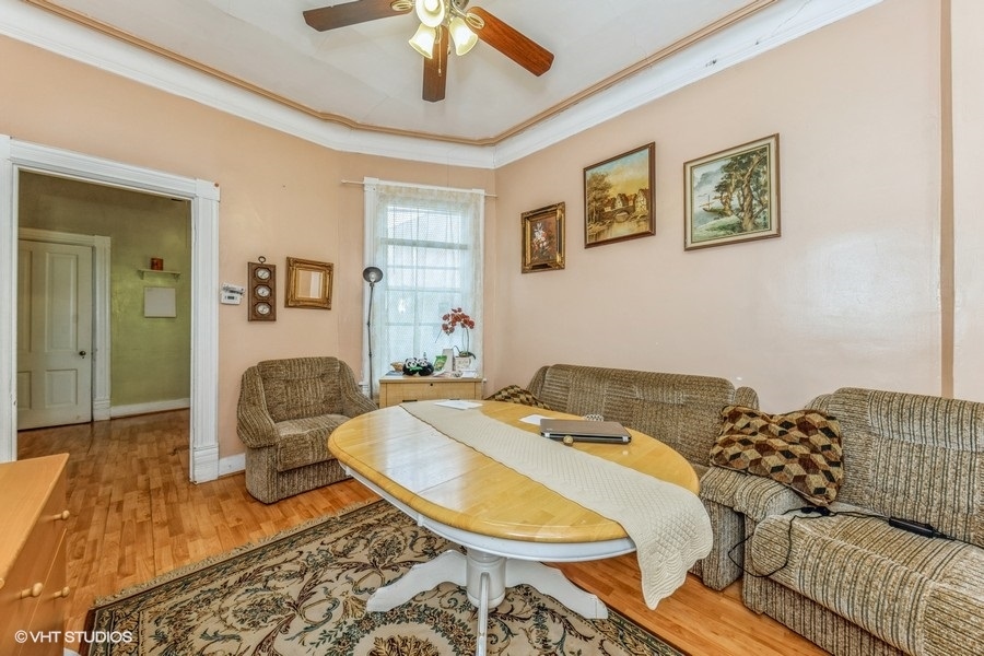 2347 W Maypole Avenue