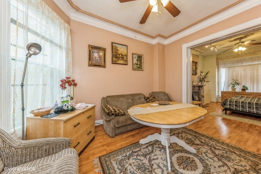 2347 W Maypole Avenue