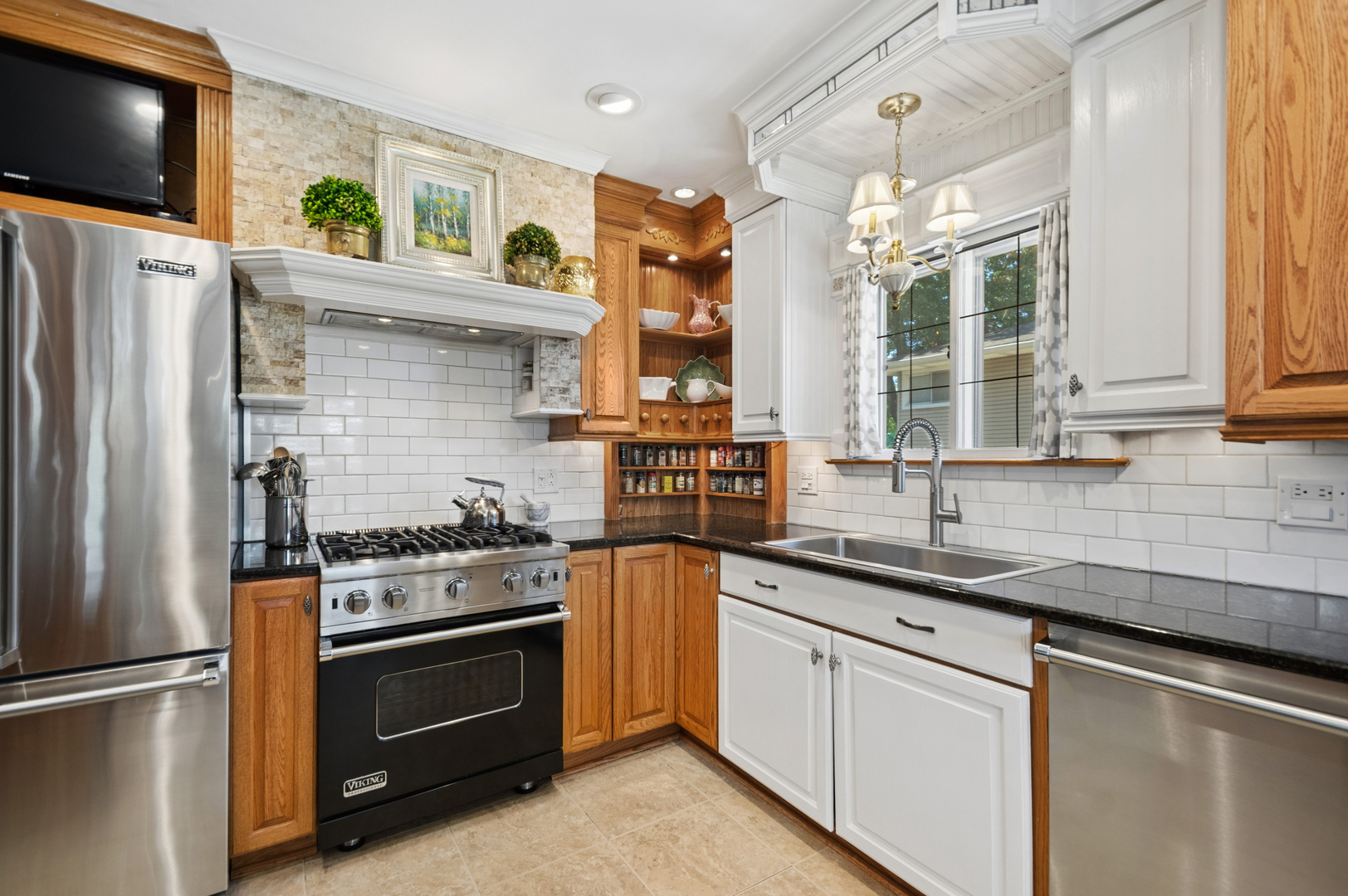 576 Bedford Lane