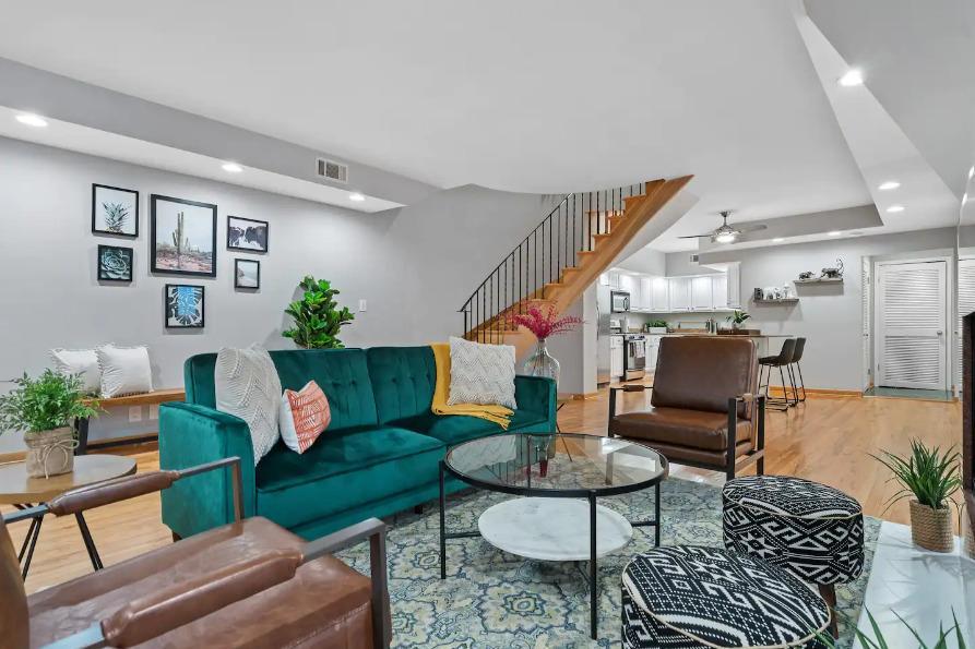 1450 W Webster Avenue 2