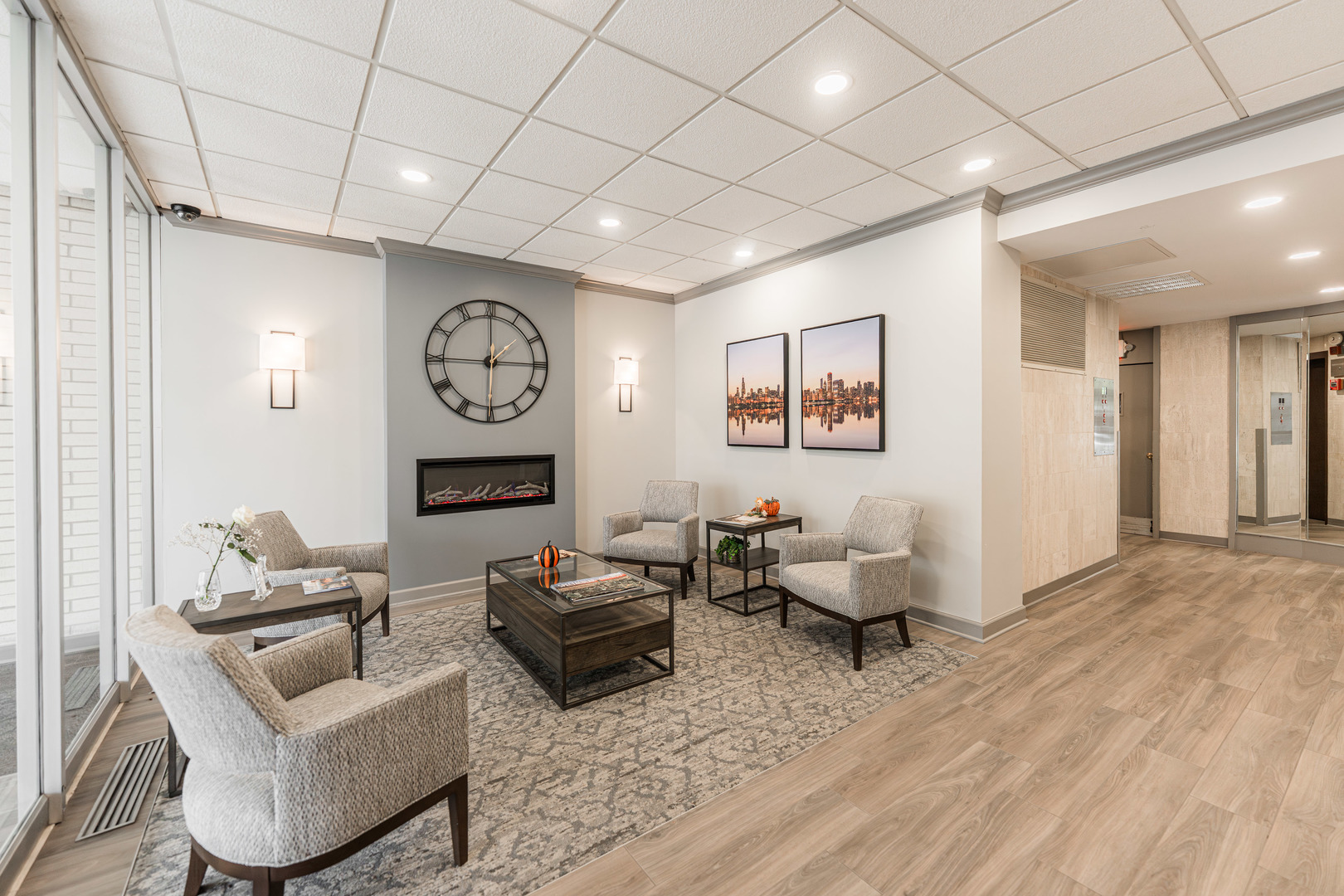 141 N La Grange Road 601