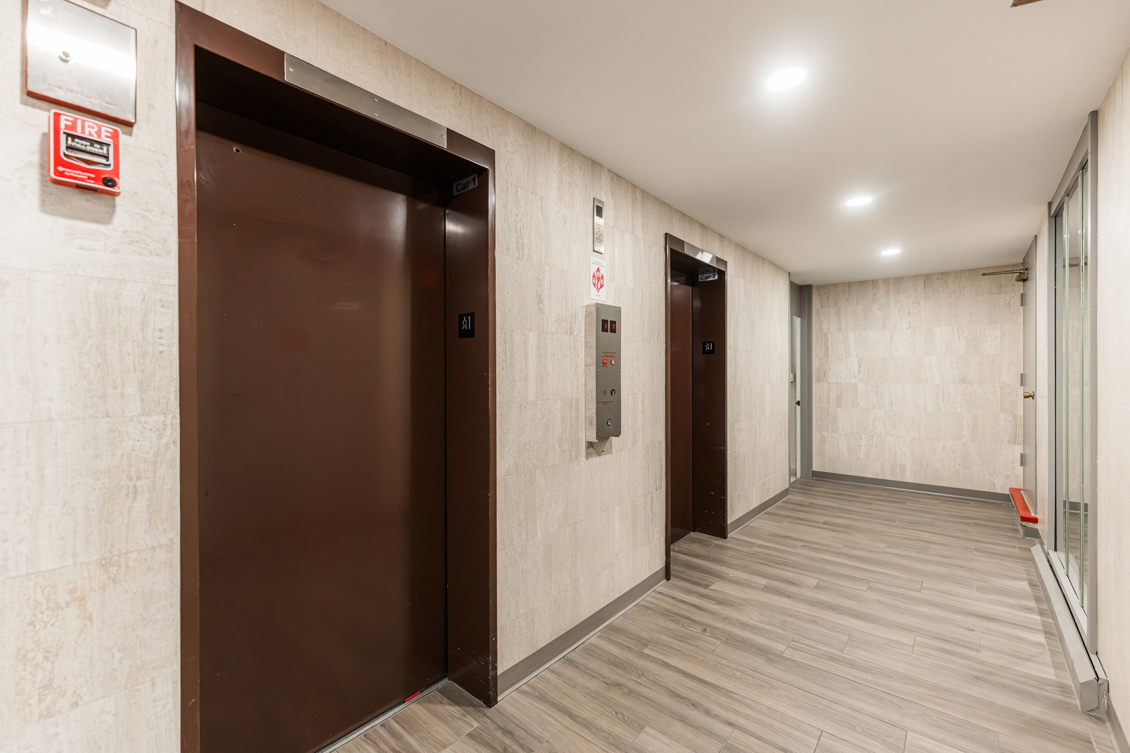 141 N La Grange Road 601