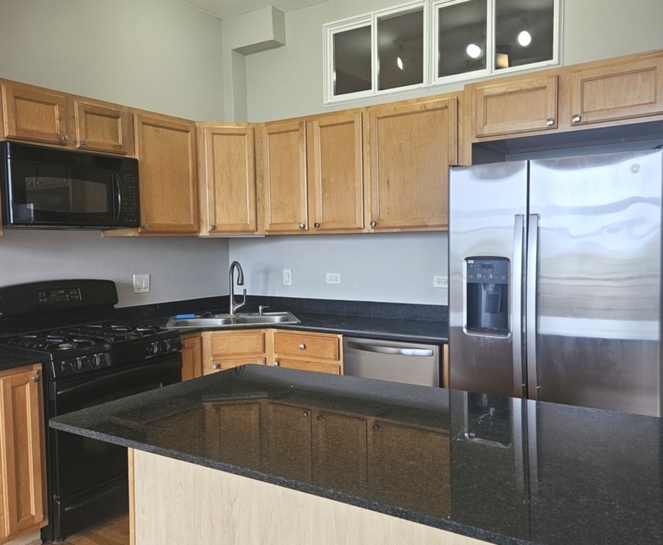 1 S Leavitt Street 402