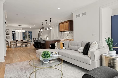 Tiny photo for 3711 N Magnolia Avenue, Chicago, IL 60613 (MLS # 12623874)