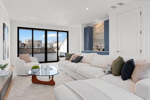 Tiny photo for 3711 N Magnolia Avenue, Chicago, IL 60613 (MLS # 12623874)