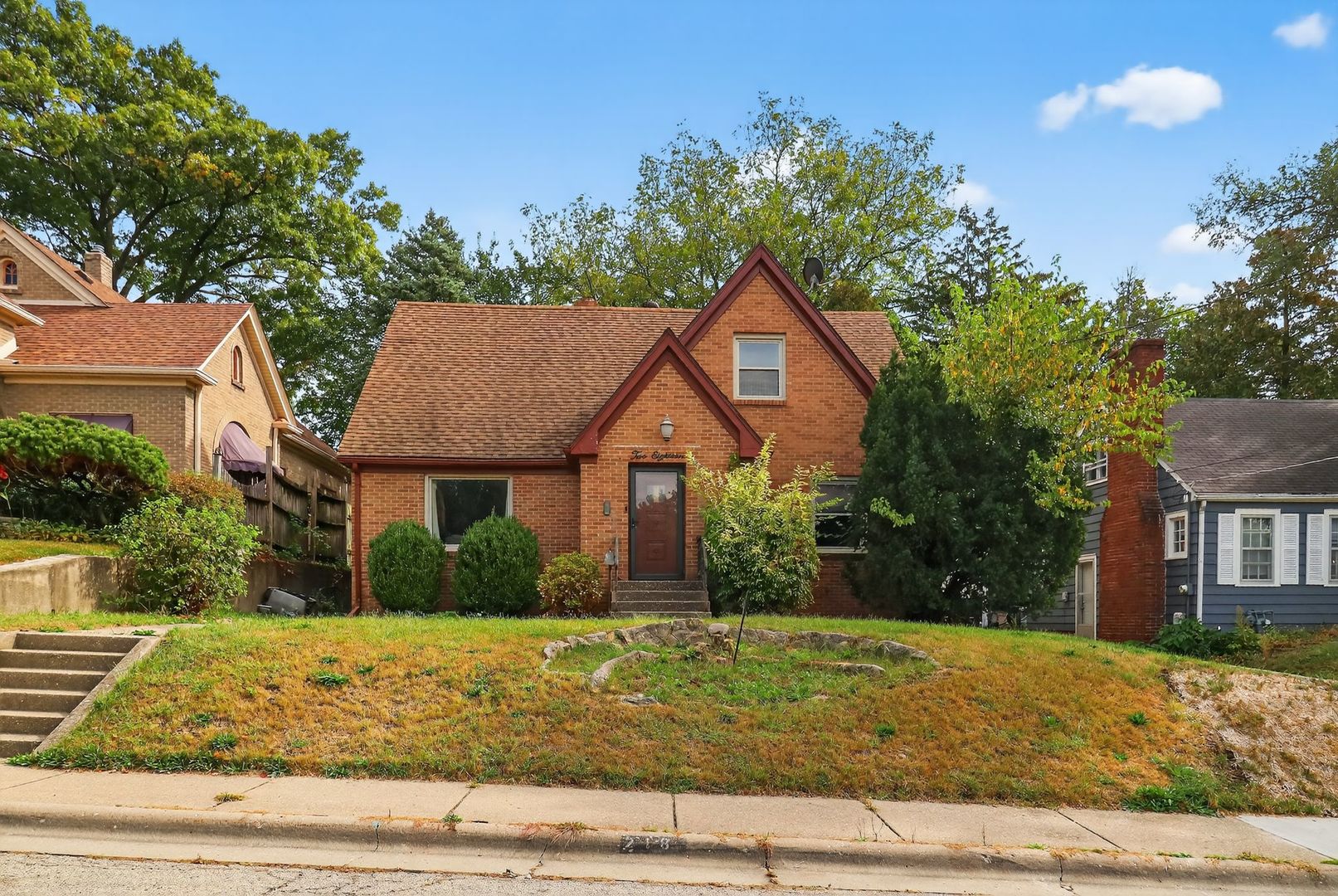 218 S Rockford Avenue