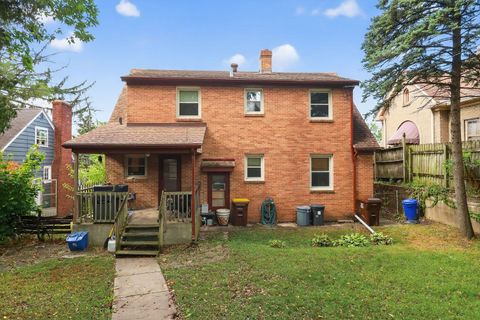 Tiny photo for 218 S Rockford Avenue, Rockford, IL 61104 (MLS # 12493082)