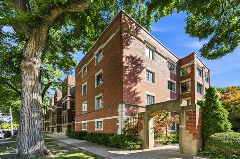 Photo of 5529 S University Avenue #4W, Chicago, IL 60637 (MLS # 12745745)