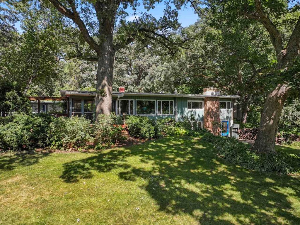 Photo for 7N949 Stevens Road, St. Charles, IL 60175 (MLS # 12480792)