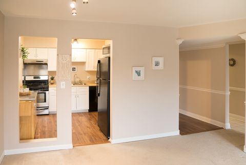 Tiny photo for 5000 Carriageway Drive #211, Rolling Meadows, IL 60008 (MLS # 12612788)