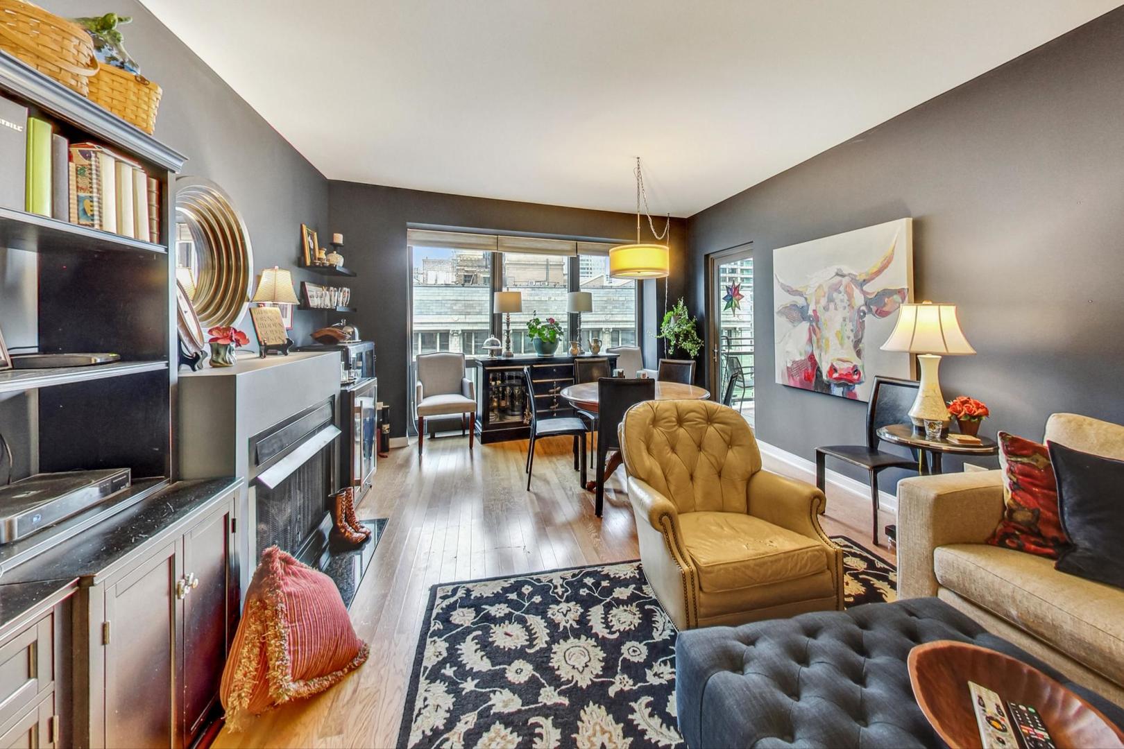 130 N Garland Court 1806