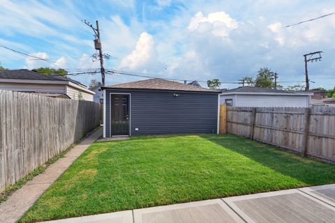 Tiny photo for 5013 W Bloomingdale Avenue, Chicago, IL 60639 (MLS # 12621173)