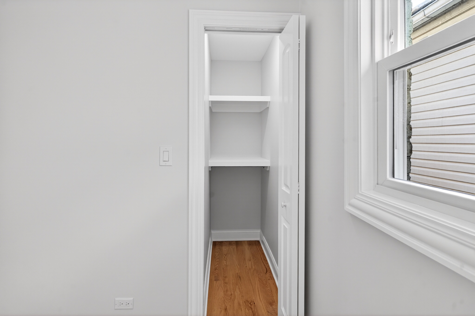 5013 W Bloomingdale Avenue