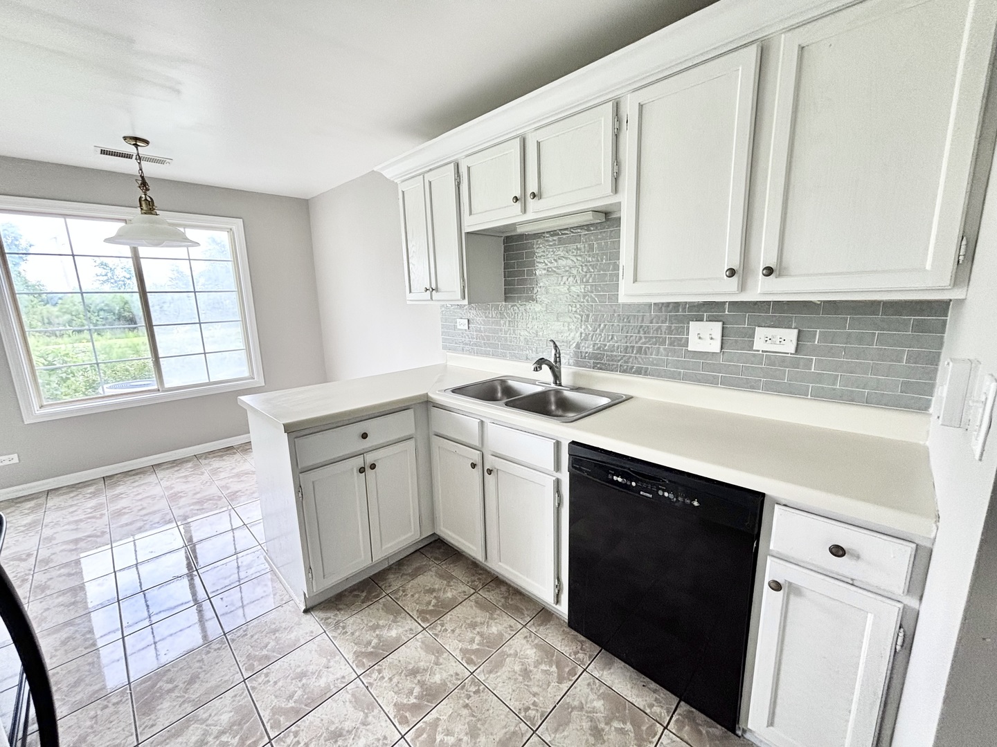 315 Ashbury Court 3