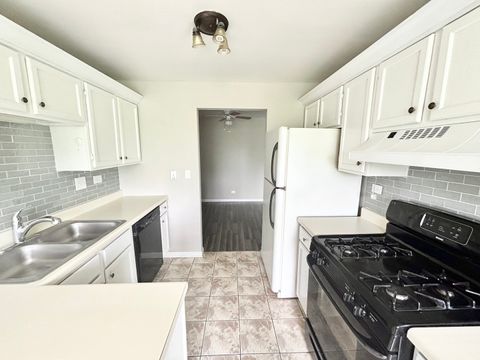 Tiny photo for 315 Ashbury Court #3, Roselle, IL 60172 (MLS # 12450373)