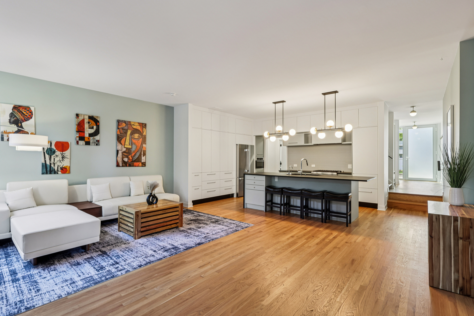 1319 N Sandburg Terrace