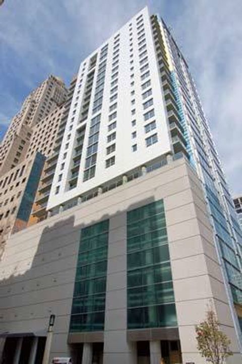 160 E Illinois Street 2006 Chicago IL 60611
