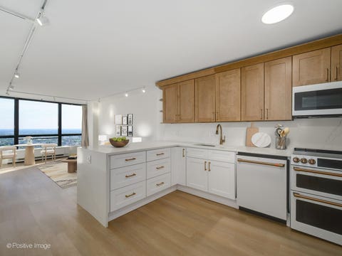 Tiny photo for 5415 N Sheridan Road #5015, Chicago, IL 60640 (MLS # 12736670)
