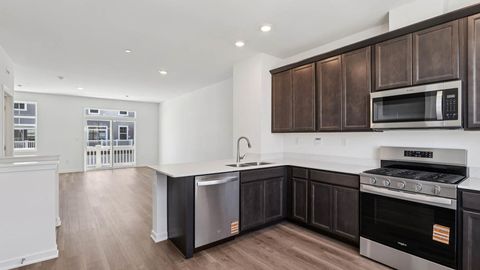 Tiny photo for 585 yosemite Way, Mundelein, IL 60060 (MLS # 12556760)