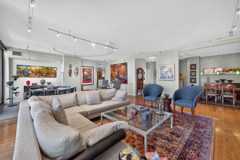 Tiny photo for 55 W Delaware Place #1007, Chicago, IL 60610 (MLS # 12748104)