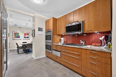 Tiny photo for 55 W Delaware Place #1007, Chicago, IL 60610 (MLS # 12748104)