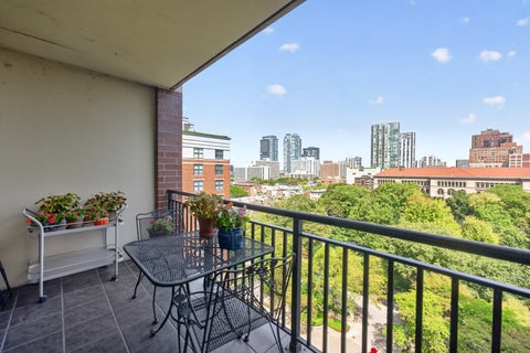 Tiny photo for 55 W Delaware Place #1007, Chicago, IL 60610 (MLS # 12748104)
