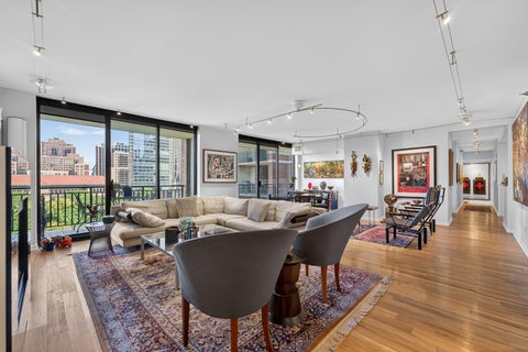 Tiny photo for 55 W Delaware Place #1007, Chicago, IL 60610 (MLS # 12748104)