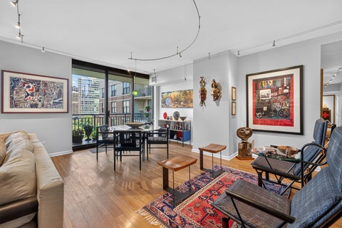 Tiny photo for 55 W Delaware Place #1007, Chicago, IL 60610 (MLS # 12748104)