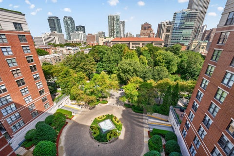 Tiny photo for 55 W Delaware Place #1007, Chicago, IL 60610 (MLS # 12748104)