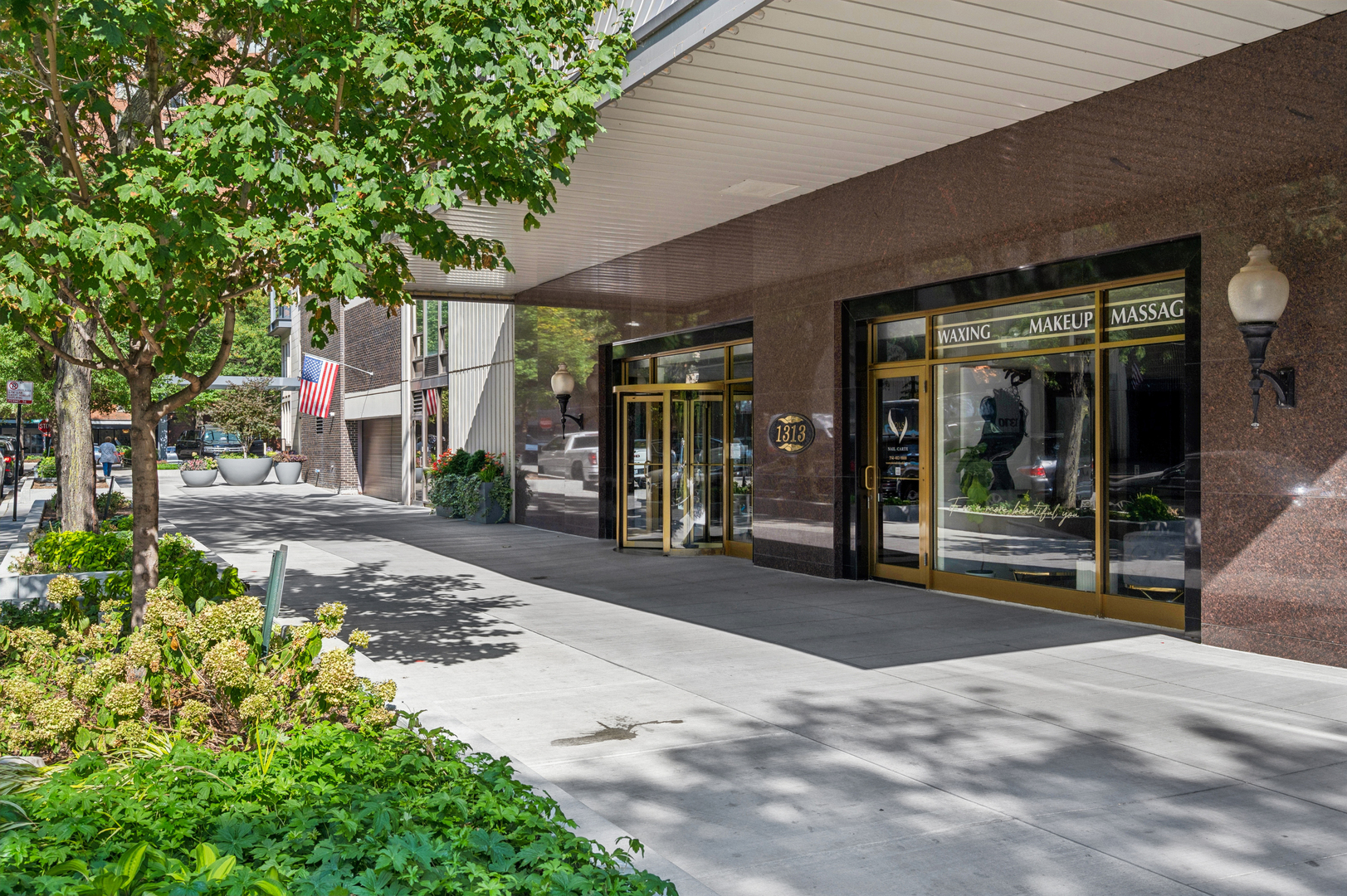 1313 N Ritchie Court 2701