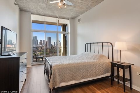 Tiny photo for 700 N LARRABEE Street #1111, Chicago, IL 60654 (MLS # 12458545)