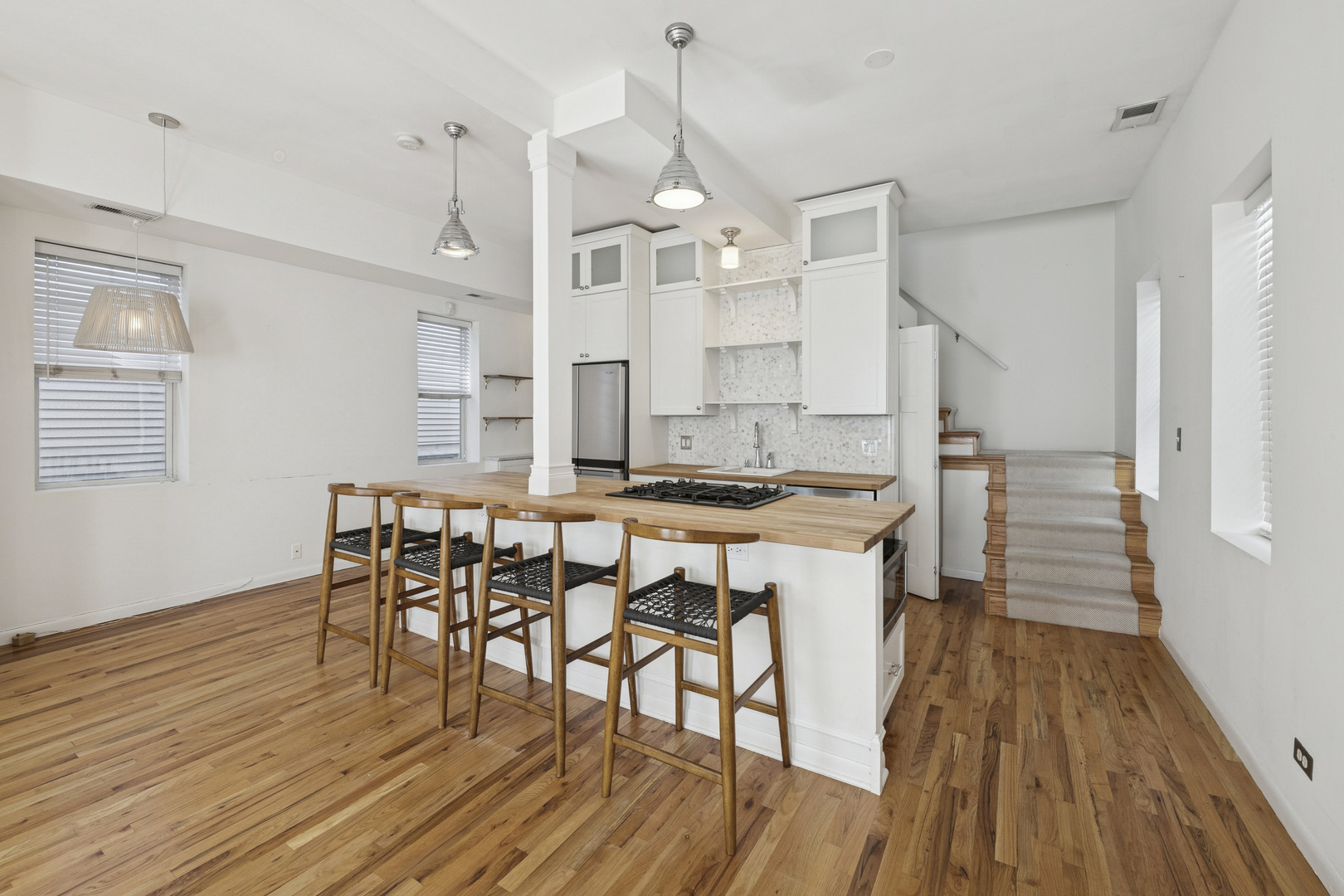 Chicago, Illinois 60647, United States, 3 Bedrooms Bedrooms, ,3 BathroomsBathrooms,Residential,Active,228790