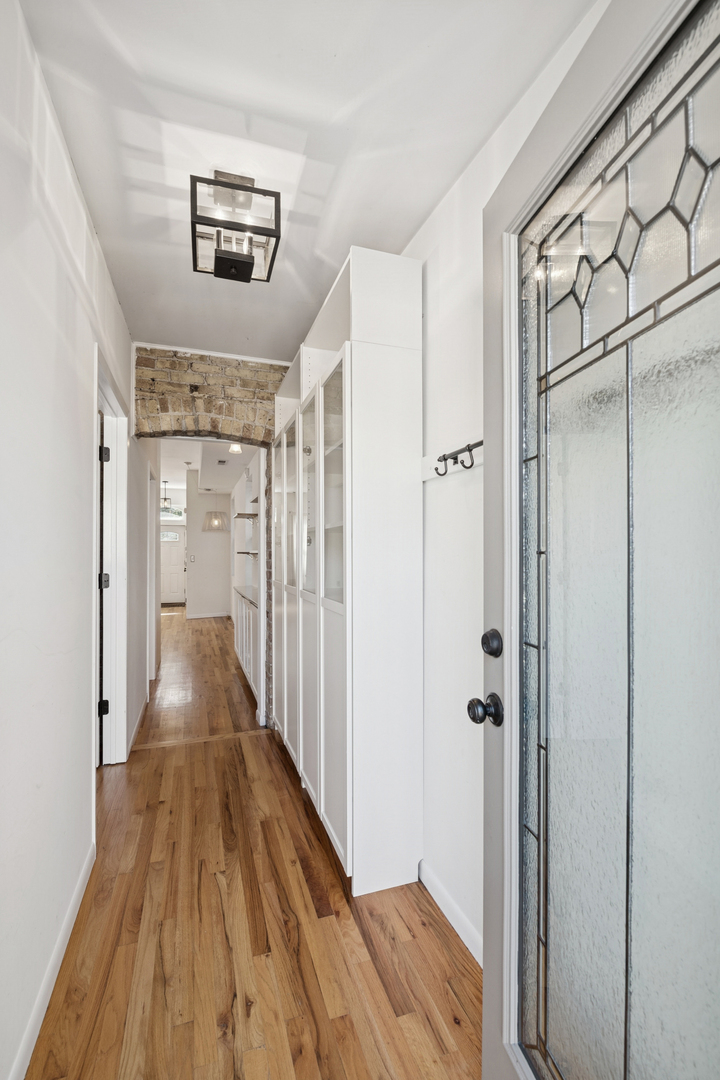 Chicago, Illinois 60647, United States, 3 Bedrooms Bedrooms, ,3 BathroomsBathrooms,Residential,Active,228790