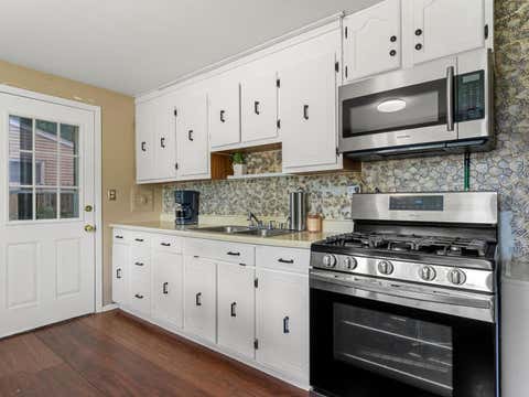 Tiny photo for 625 Jefferson Avenue, Carpentersville, IL 60110 (MLS # 12725362)