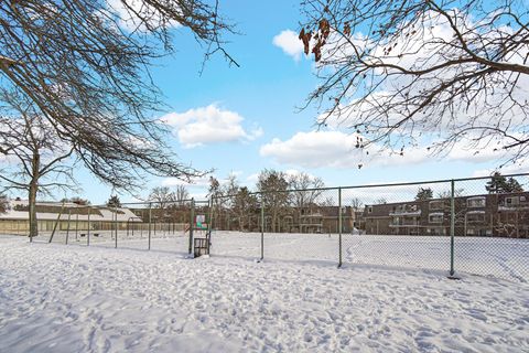 Tiny photo for 124 E Bailey Road #E, Naperville, IL 60565 (MLS # 12529366)