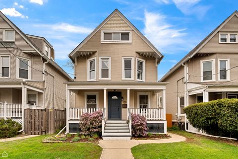 711 Custer Avenue Evanston IL 60202