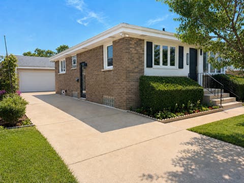 Photo of 5009 N Ozark Avenue, Norridge, IL 60706 (MLS # 12723447)