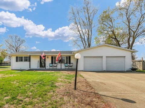 Photo of 205 E Briarcliff Drive, St. Joseph, IL 61873 (MLS # 12598868)