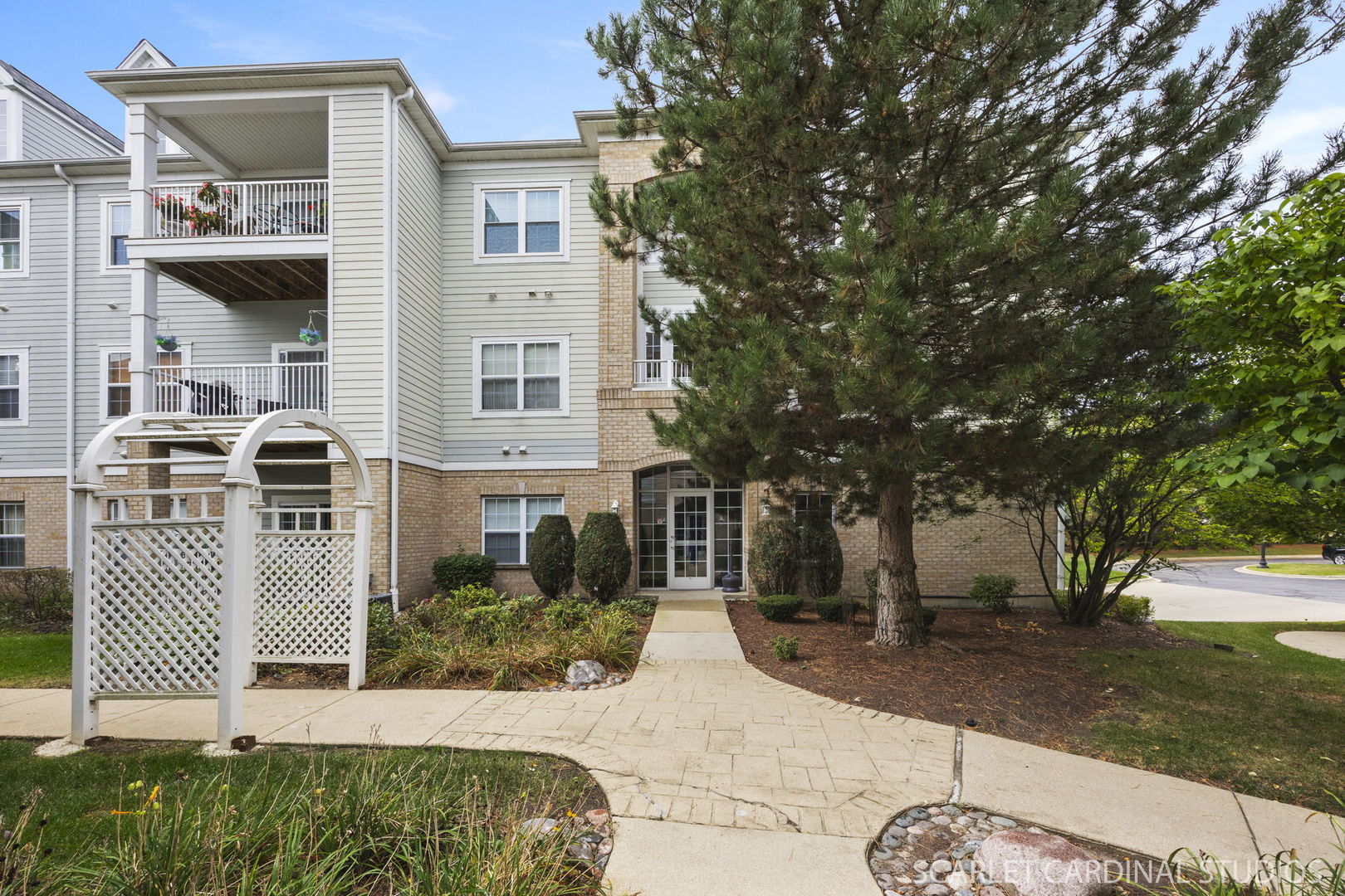 1275 W Lake Street 104