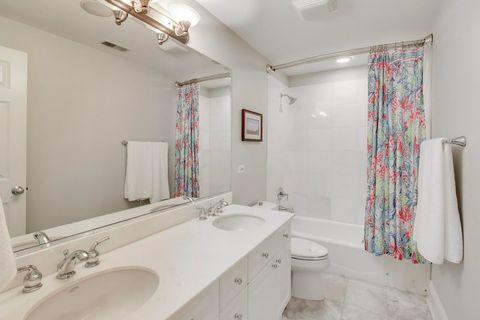 Tiny photo for 714 W Melrose Street #2E, Chicago, IL 60657 (MLS # 12601251)