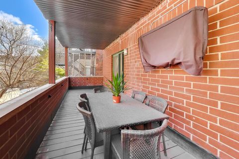 Tiny photo for 714 W Melrose Street #2E, Chicago, IL 60657 (MLS # 12601251)