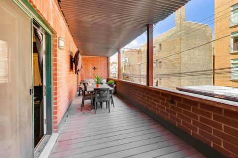 Tiny photo for 714 W Melrose Street #2E, Chicago, IL 60657 (MLS # 12601251)