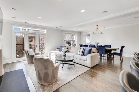 Tiny photo for 714 W Melrose Street #2E, Chicago, IL 60657 (MLS # 12601251)