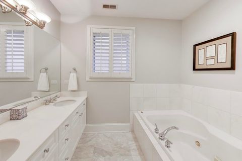 Tiny photo for 714 W Melrose Street #2E, Chicago, IL 60657 (MLS # 12601251)