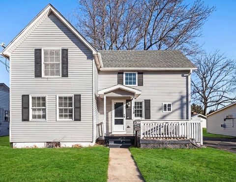 Photo of 315 North Avenue, Sycamore, IL 60178 (MLS # 12601147)