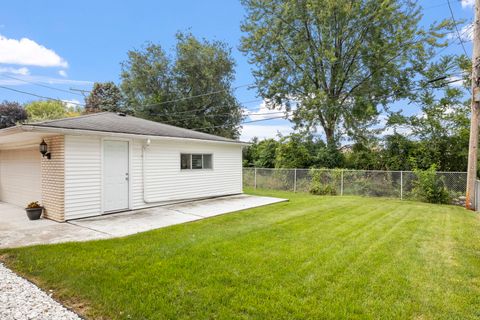 Tiny photo for 10720 Laramie Avenue, Oak Lawn, IL 60453 (MLS # 12478953)